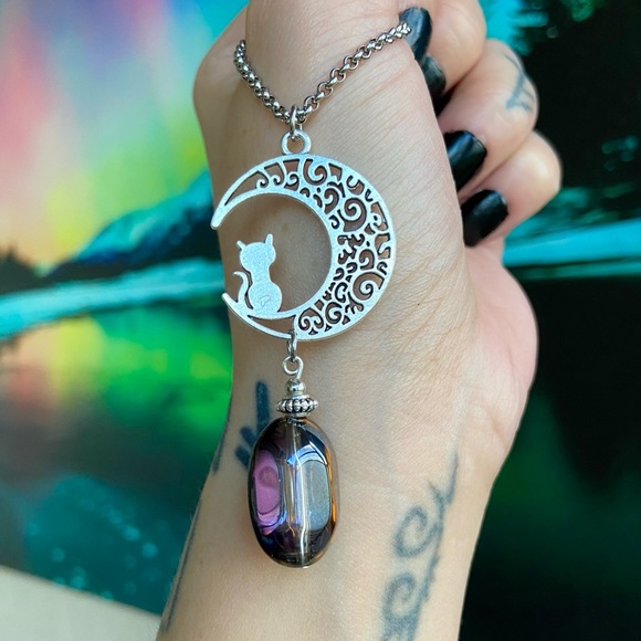 Crystal cat moon necklace . Black iridescent rainbow aura crystal & silver charm - Picture 14 of 15